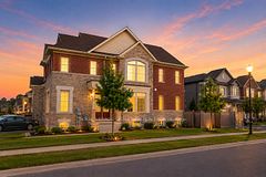 2634 Sapphire Drive, Pickering, ON L1X 0H3