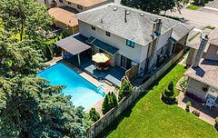 113 Robinson Crescent, Whitby, ON L1N 6W6