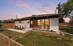 22 Arnprior Road, Toronto, ON M1K 5A6