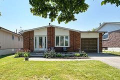718 Annes Street, Whitby, ON L1N 6B2