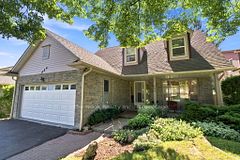 424 Prince Of Wales Drive, Whitby, ON L1N 6M9