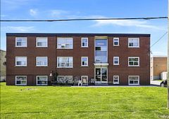 300 Montrave Avenue 4, Oshawa, ON L1J 4S2