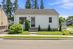 11 Veterans Avenue, Clarington, ON L1C 2C1