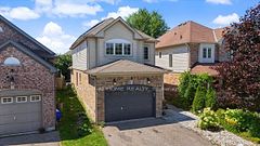 1350 Wadebridge Crescent, Oshawa, ON L1K 3B2