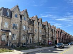 43 Kawneer Terrace, Toronto, ON M1P 0C2