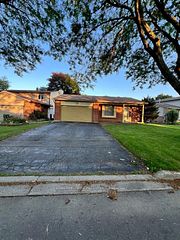 48 Blacktoft Drive Main, Toronto, ON M1B 2M6