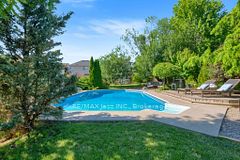 1098 Keswick Court, Oshawa, ON L1K 2V2