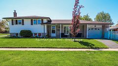 330 Nipigon Street, Oshawa, ON L1J 4N9