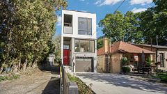 39 Kenworthy Avenue, Toronto, ON M1L 3B1