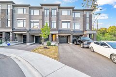 9 Esquire Way, Whitby, ON L1R 0S7