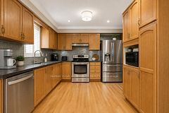 81 Garden Street, Whitby, ON L1N 9E7