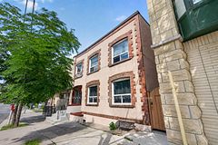 2360 Queen Street E 3, Toronto, ON M4E 1H3