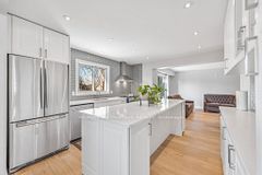 57 Calder Crescent Main, Whitby, ON L1N 6M2