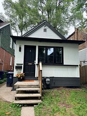 132 Hazelwood Avenue, Toronto, ON M4J 1K5