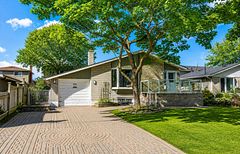 908 Lynx Avenue, Pickering, ON L1W 2K7