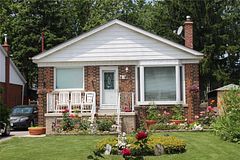 18 Mackinac Crescent Bsmt, Toronto, ON M1J 1P9