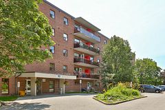 900 Glen Street 512, Oshawa, ON L1J 5Z4