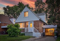 11 Midholm Drive, Toronto, ON M1K 3A9