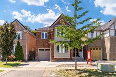 69 McSweeney Crescent, Ajax, ON L1T 4G2