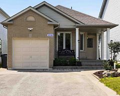 1038 Grandlea Court, Oshawa, ON L1K 2N1