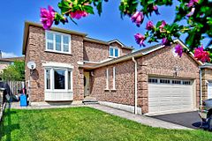 35 Dakin Drive, Ajax, ON L1T 2R8