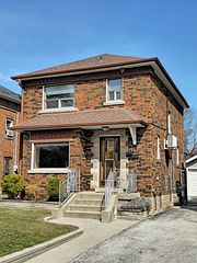 135 Cadorna Avenue, Toronto, ON M4J 3X5