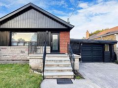 45 Blaisdale Road Main, Toronto, ON M1P 1V9