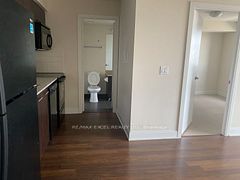 125 Village Green Square 3901, Toronto, ON M1S 0G3