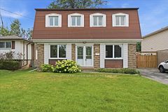 17 Rosegrove Place, Toronto, ON M1S 1W5