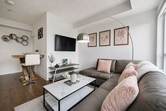 275 Village Green Square 2919, Toronto, ON M1S 0L8