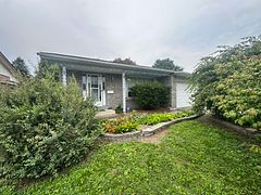 252 Keewatin Street S, Oshawa, ON L1H 6Z8