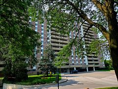 120 Dundalk Drive 406, Toronto, ON M1P 4V9
