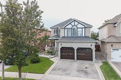 4 Divine Drive, Whitby, ON L1R 2T4