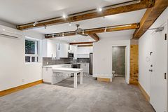 97 Lee Avenue #8, Toronto, ON M4E 2P2