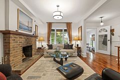 126 Oakcrest Avenue, Toronto, ON M4C 1B9