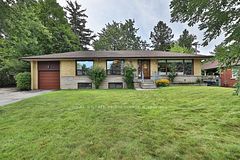 71 Gatesview Avenue, Toronto, ON M1J 3G4