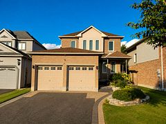 5 Robert Correll Court, Whitby, ON L1R 2N7