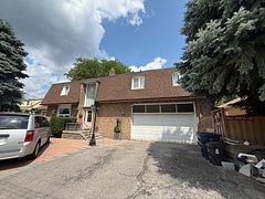 11 Amiens Road, Toronto, ON M1E 3S5