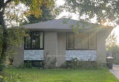 34 Neapolitan Drive Main, Toronto, ON M1P 4B3