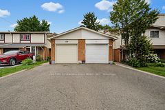 109 Phalen Crescent, Toronto, ON M1V 1Y5