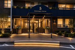 5 Glamorgan Avenue 910, Toronto, ON M1P 4P1