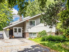 14 Rosswood Crescent, Toronto, ON M1P 3N2