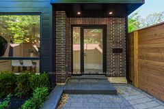 350 Lee Avenue, Toronto, ON M4E 2P8