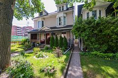 241 Langley Avenue, Toronto, ON M4K 1C1