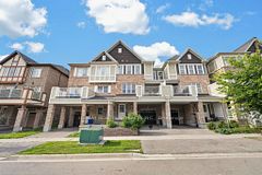 1096 Silk Street, Pickering, ON L1X 0E8