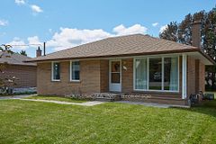 212 Hallett Avenue, Whitby, ON L1N 5K8