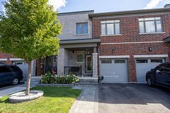 72 Longshore Way, Whitby, ON L1N 0M1