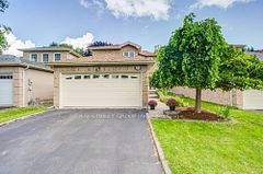 10 Hemingford Place, Whitby, ON L1R 1G1