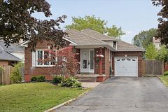 856 Meadowhill Court, Oshawa, ON L1K 1X5