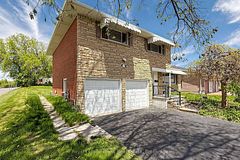 344 Rossland Road E, Oshawa, ON L1G 2X1